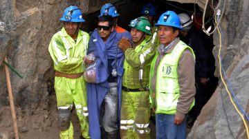 Los mineros informales permanecieron durante varios días encerrados en  la mina luego de un derrumbe cerca de la entrada.