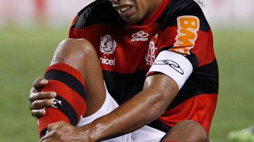 Ronaldinho fue amenazado por fanáticos del Flamengo.