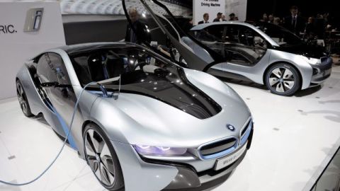 El auto eléctrico BMW i8.