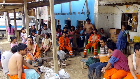 Los trabajadores esperan la llegada del presidente Ollanta Humala quien ayer viajó a la región del Cusco donde se produjo el secuestro masivo.