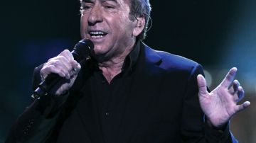 El cantautor  presenta el álbum número 23 de su carrera.