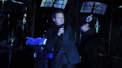 El cantante mexicano Luis Miguel vendió su apartamento de Miami en $2.2 millones en efectivo.