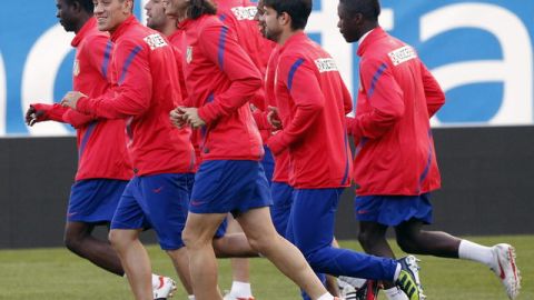 El Atlético de Madrid recibe hoy al Valencia en el duelo de ida entre españoles por un boleto a la final de la Liga Europa.