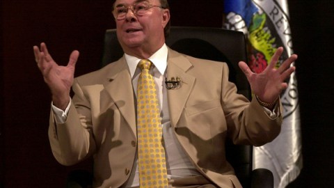 "Cualquiera se asusta. Son doce puntos arriba que llevamos, faltando un mes para finalizar la campaña", declaró Mejía.