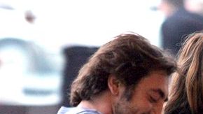 La actriz Penélope Cruz con su esposo Javier Bardem en Sarajevo Bosnia.