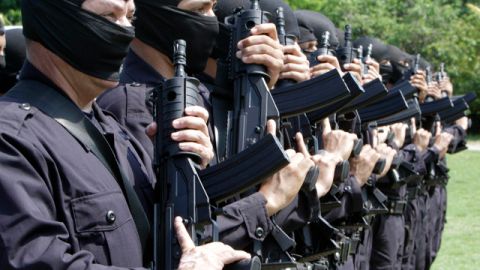 Vestidos de negro, cubiertos  sus rostros con pasa montañas y armados con fusiles M16 recortados,  comenzarán a operar en los próximos días.