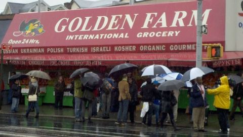 'Golden Farm' ofrece servicios a los residentes de Kensington, en Brooklyn.