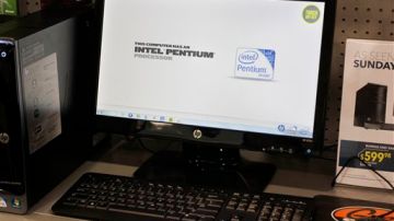 Un anuncio de Intel en una computadora.