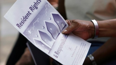 La asociación puede informar a sus miembros sobre sus responsabilidades y derechos a través de volantes.