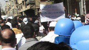 El funcionario francés urge a desplegar 300 observadores de la ONU en 15 días y no en 3 meses.