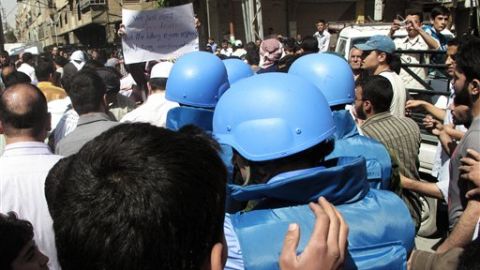 El funcionario francés urge a desplegar 300 observadores de la ONU en 15 días y no en 3 meses.
