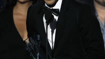 Prince Roy habla durante la ceremonia de entrega de los Premios Billboard Latinos.