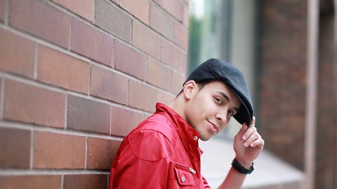 Prince Royce, nacido en El Bronx, Nueva York triunfa en grande cantando en inglés y español.