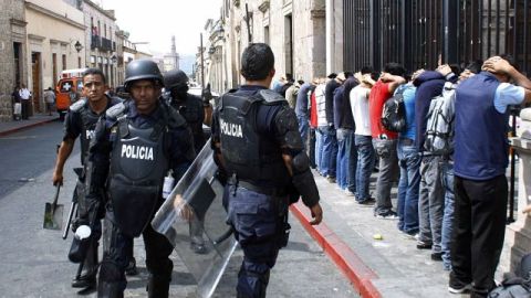 15 alcanzaron su libertad durante los primeros minutos al ser menores de edad.