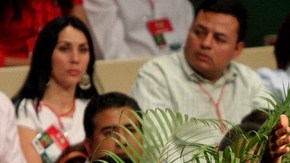Peña Nieto se dirige a los presentes durante el inicio de campaña de la candidata del PRI a la Jefatura de Gobierno del D.F, Beatriz Paredes.