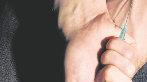 Las personas jóvenes con antecedentes de consumo de drogas inyectables constituyeron el 47% de los nuevos contagios de hepatitis C.