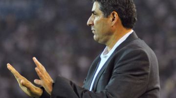 La pésima campaña   que viene cumpliendo el Atlético Nacional en el torneo local le ha costado perder el puesto al técnico antioqueño  Santiago Escobar.