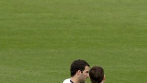 José Mourinho y el Real Madrid lanzan mañana en San Mamés, ante Atlético de Bilbao, su segunda acometida para ganar la Liga.