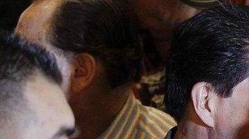 El 'Canelo' Alvarez firma autógrafos en el MGM Grand Hotel and Casino.