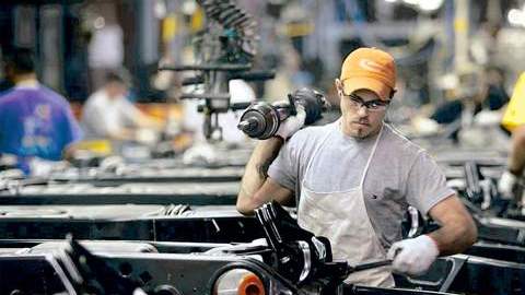 Las fábricas han sido una fuente de creación de empleo y crecimiento desde que concluyó la recesión en los Estados Unidos hace casi cerca de tres años.