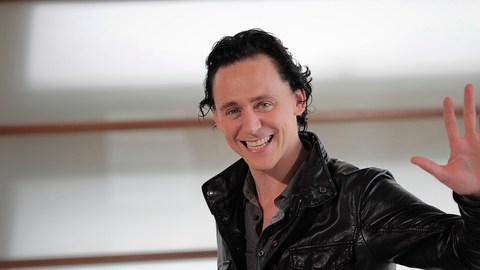 Tom Hiddleston da vida a Loki (foto abajo), el villano de 'The Avengers', que se estrena mañana y ya está batiendo récords en todo el mundo.