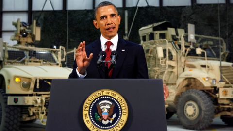 El presidente Obama en su discurso desde Afganistán. Durante el mes de abril, el mandatario  tuvo un índice de aprobación de 47%.