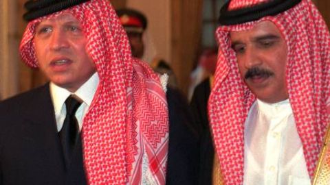 Las protestas de Baréin han sido ampliamente ignoradas por la prensa mundial debido a sus conexiones con Arabia Saudita.