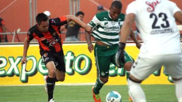 El Santos Laguna tiene todo a su favor para dar un paso en su intento de llegar a la final del torneo Clausura 2012, cuando reciba hoy a los Jaguares de Chiapas.