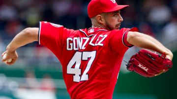 El abaridor Gio González, de los Nacionales de Washington, tuvo una brillante salida ayer, cuando maniató a los batedores de los Phillies.