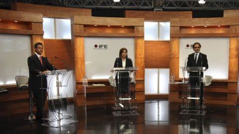 Desde la izquierda, Peña Nieto, Vázquez Mota, Quadri y López Obrador, durante el evento.
