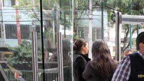 El IFE colocó detectores de metales en la entrada al foro donde será el debate.