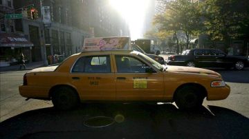 Seis meses de cárcel para un taxista neoyorquino por retener a una familia panameña.
