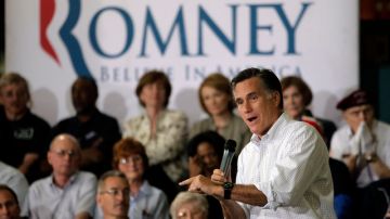 El republicano Mitt Romney estuvo dialogando ayer con seguidores en Ohio.