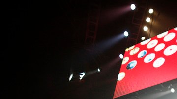 Juan Luis Guerra actuará en el Bowl el 14 de agosto, con Gustavo Dudamel y la Filarmónica de LA.