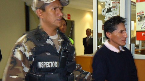 Luis Guaman, cuando era llevado ante un tribunal ecuatoriano para el juicio