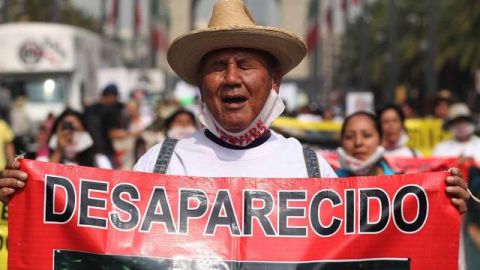 Cientos de mexicanos marcharon ayer para reclamar información de sus hijos desaparecidos