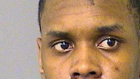 Balfour enfrenta tres cargos de homicidio premeditado. De ser hallado culpable podría pasar el resto de su vida tras las rejas.El jurado lleva tres días deliberando.