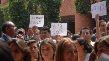 Con critica de jóvenes,  el acto del candidato  Enrique Peña Nieto, en la Universidad Iberoamericana.