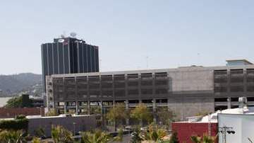 El nuevo cine de la Academia está en la calle Vine con Fountain.