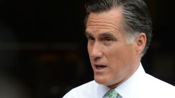 El candidato republicano Mitt Romney cuando decía que él quería retener a su portavoz gay quien renunció a continuar en la campaña.