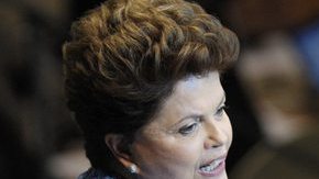 Rousseff aprovechó el día de la madre brasileño para anunciar su nuevo plan.