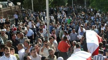 Funeral celebrado en Damasco el sábado debido a la violencia de los atentados que vive el país.