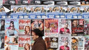 En  medio de los afiches llamando a los conciertos del mes, los políticos se hacen su espacio en Washington Heights, uno de los vecindarios de mayoría dominicana.
