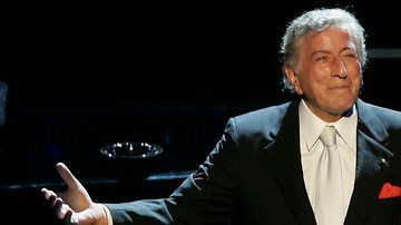 El mítico cantante ha realizado dos producciones discográficas previas de duetos, en 2006 y 2011.