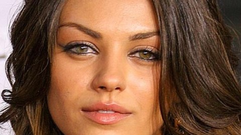La actriz Mila Kunis, víctima de acoso.