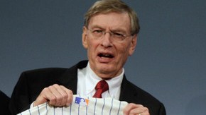 El comisionado de  Grandes Ligas, Bud Selig (izq.), el alcalde de Nueva York, Michael Bloomberg,  y el dueño de los Mets, Fred Wilpon, ayer.