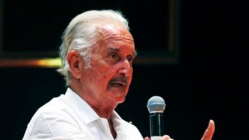 Carlos Fuentes, escritor mexicano.