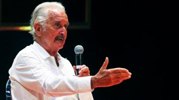 Carlos Fuentes, escritor mexicano.