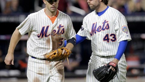 R.A. Dickey (der.) y David Wright, combinación exitosa de los Mets.
