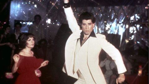 La película "Fiebre de Sábado por la noche" popularizó en los años 70' el género de música disco.